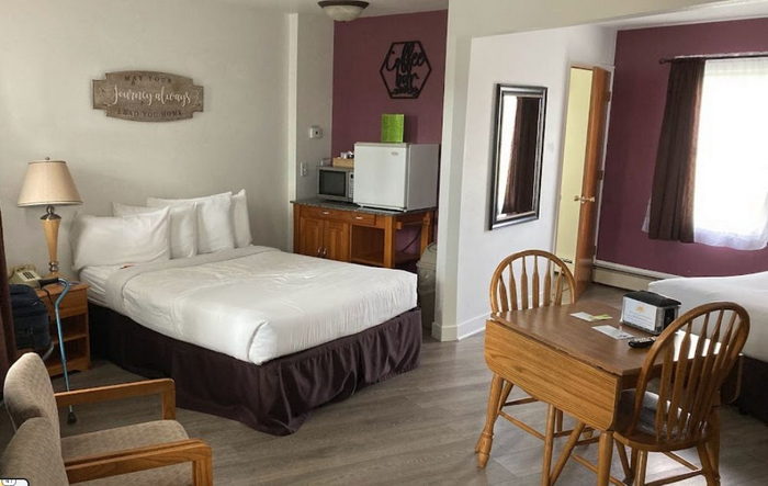 Sunset Lodge (Sunset Motel) - From Website (newer photo)